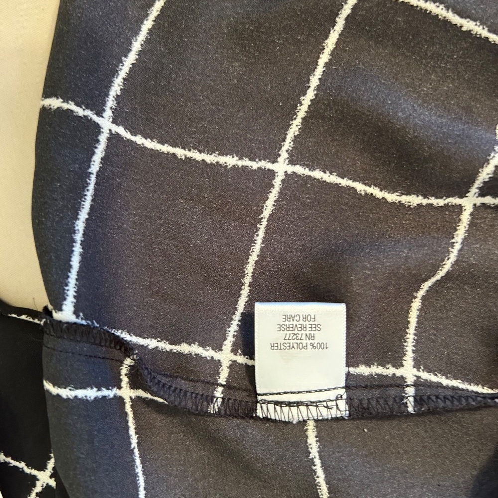Women’s Apt 9 Essentials Black & White Checkered Long Sleeve Shirt | Size XS - Picture 10 of 11